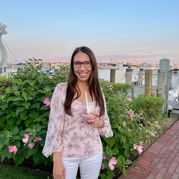 Meet your Posher, Aylin - Picture 1 of 1